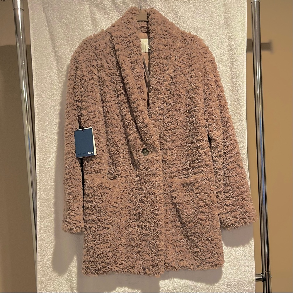 Aritzia Wilfred free fuzzy brand new with tag jacket